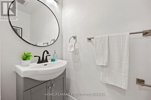 1168 Tanzer Court, Pickering, ON - Indoor Photo Showing Bathroom