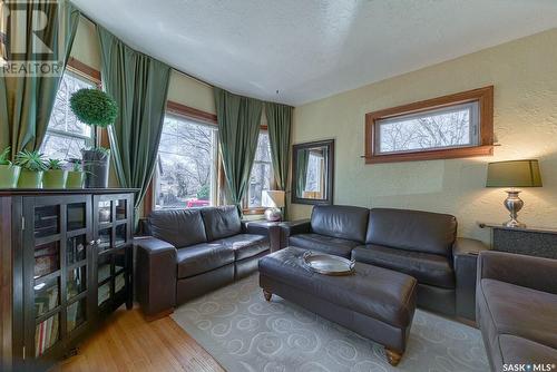 115 Connaught Crescent, Regina, SK - Indoor Photo Showing Living Room