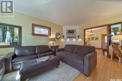 115 Connaught Crescent, Regina, SK - Indoor Photo Showing Living Room