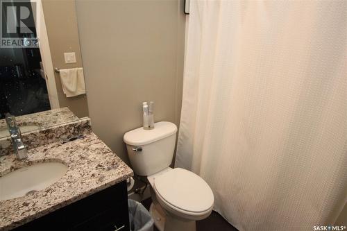 203 415 Maningas Bend, Saskatoon, SK - Indoor Photo Showing Bathroom