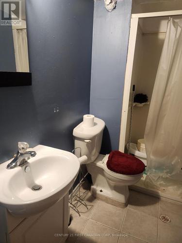 219 Brunswick Crescent, London, ON - Indoor Photo Showing Bathroom
