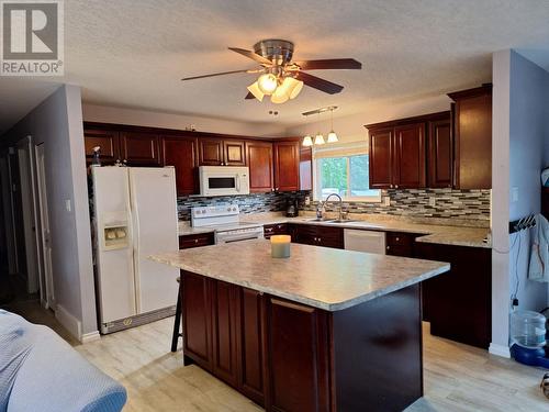 7887 Thompson Drive, Prince George, BC - Indoor Photo Showing Kitchen