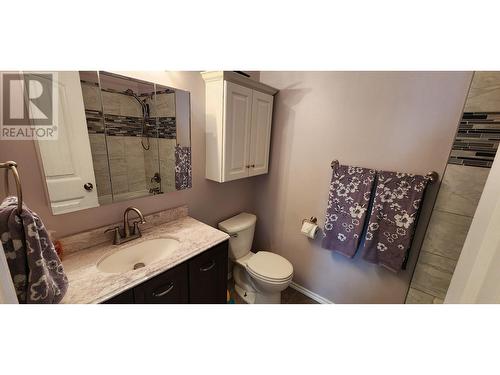 7887 Thompson Drive, Prince George, BC - Indoor Photo Showing Bathroom