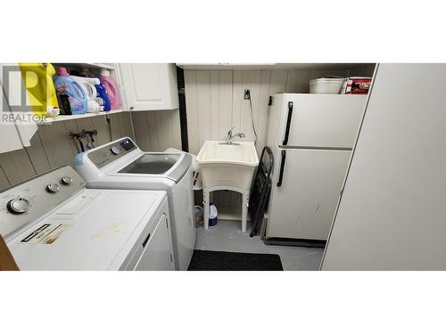 7887 Thompson Drive, Prince George, BC - Indoor Photo Showing Laundry Room