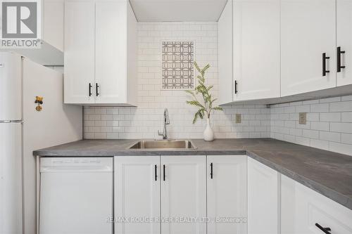 44 - 1133 Ritson Road N, Oshawa, ON - Indoor Photo Showing Kitchen