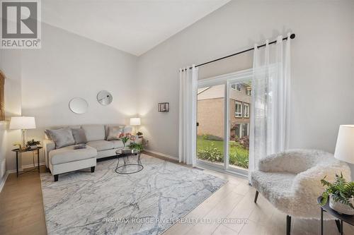 44 - 1133 Ritson Road N, Oshawa, ON - Indoor Photo Showing Living Room