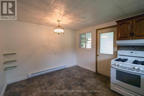 28 Walter Avenue, Quinte West, ON - Indoor Photo Showing Kitchen