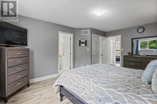 1728 Woodgate Trail, Oshawa, ON - Indoor Photo Showing Bedroom