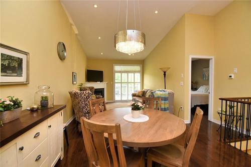 26 Toulon Avenue, Hamilton, ON - Indoor Photo Showing Dining Room