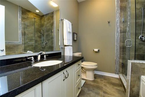 26 Toulon Avenue, Hamilton, ON - Indoor Photo Showing Bathroom