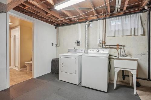20 Stanmary Drive, St. Catharines, ON - Indoor Photo Showing Laundry Room