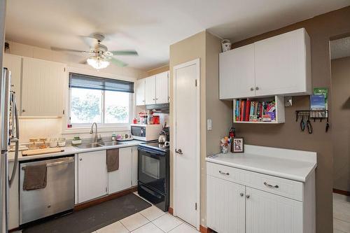 73 Fonthill Road, Hamilton, ON - Indoor Photo Showing Kitchen