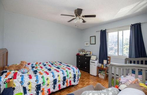 73 Fonthill Road, Hamilton, ON - Indoor Photo Showing Bedroom