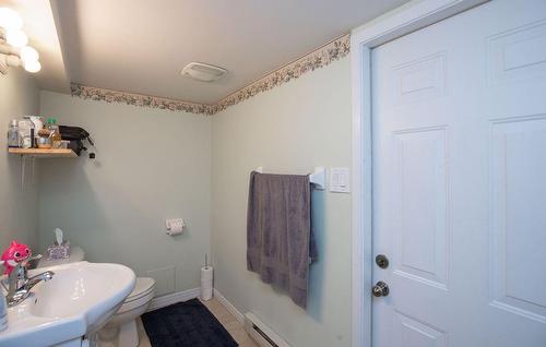 73 Fonthill Road, Hamilton, ON - Indoor Photo Showing Bathroom