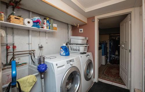 73 Fonthill Road, Hamilton, ON - Indoor Photo Showing Laundry Room