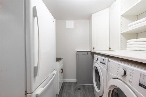 358 Arden Crescent, Burlington, ON - Indoor Photo Showing Laundry Room