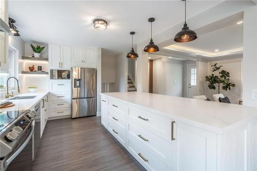 358 Arden Crescent, Burlington, ON - Indoor Photo Showing Kitchen With Stainless Steel Kitchen With Upgraded Kitchen