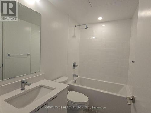 320 - 2033 Kennedy Road, Toronto, ON - Indoor Photo Showing Bathroom