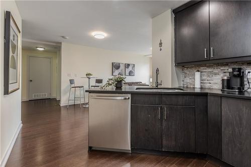 551 Maple Avenue|Unit #814, Burlington, ON - Indoor Photo Showing Kitchen