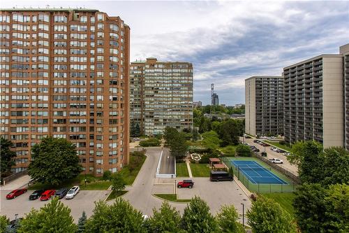 551 Maple Avenue|Unit #814, Burlington, ON - Outdoor