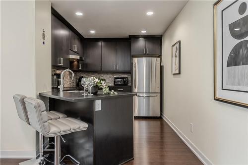 551 Maple Avenue|Unit #814, Burlington, ON - Indoor Photo Showing Kitchen With Stainless Steel Kitchen With Double Sink