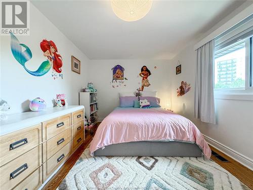 8235 Riverside Drive East, Windsor, ON - Indoor Photo Showing Bedroom
