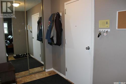 21 228 3Rd Street, Weyburn, SK - Indoor Photo Showing Other Room