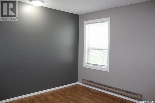 21 228 3Rd Street, Weyburn, SK - Indoor Photo Showing Other Room