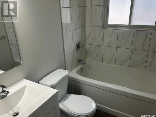 717 Mcintosh Street, Regina, SK - Indoor Photo Showing Bathroom