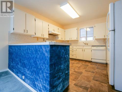 807 Avery Avenue, Quesnel, BC - Indoor Photo Showing Kitchen