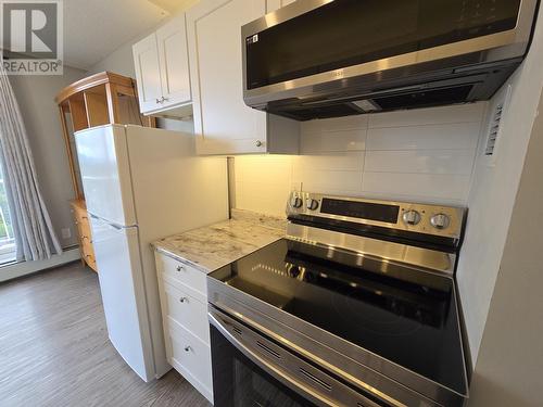 1201 1501 Queensway Street, Prince George, BC - Indoor Photo Showing Kitchen