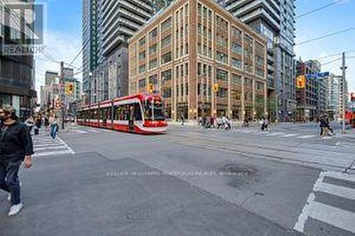 3215 - 35 Mercer Street, Toronto, ON - Outdoor With Facade