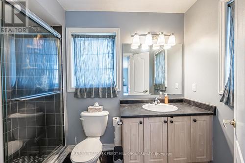 31 Megan Crescent, Barrie, ON - Indoor Photo Showing Bathroom