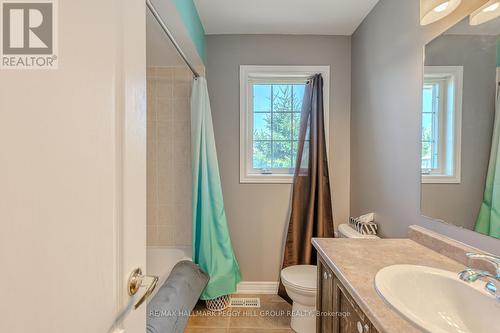 31 Megan Crescent, Barrie, ON - Indoor Photo Showing Bathroom