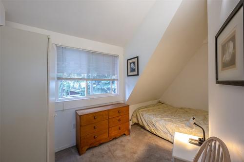 548 Burns Street, Penticton, BC - Indoor Photo Showing Other Room