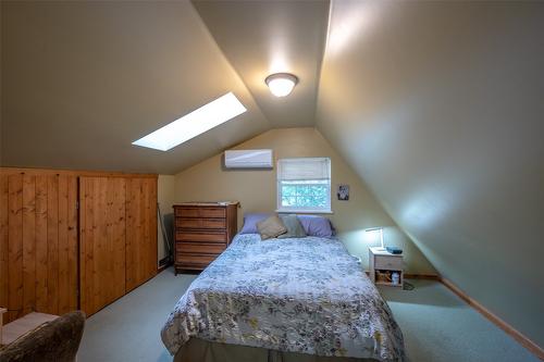 548 Burns Street, Penticton, BC - Indoor Photo Showing Bedroom