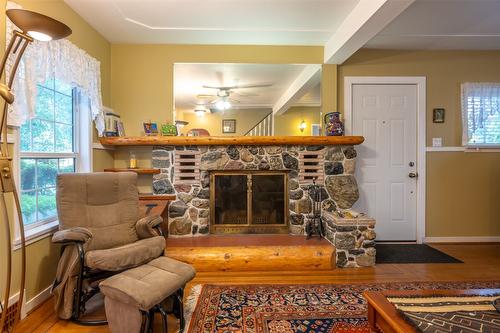 548 Burns Street, Penticton, BC - Indoor Photo Showing Living Room With Fireplace