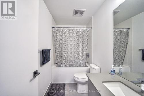 313 - 2489 Taunton Road, Oakville, ON - Indoor Photo Showing Bathroom