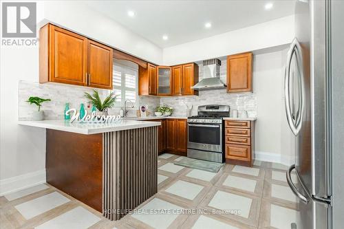 134 Van Scott Drive, Brampton, ON - Indoor Photo Showing Kitchen With Upgraded Kitchen