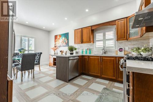 134 Van Scott Drive, Brampton, ON - Indoor Photo Showing Kitchen