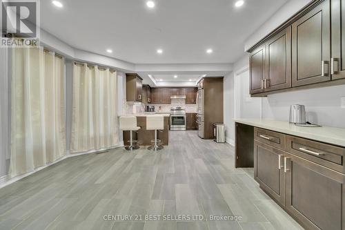 5201 Champlain Trail, Mississauga, ON - Indoor Photo Showing Kitchen