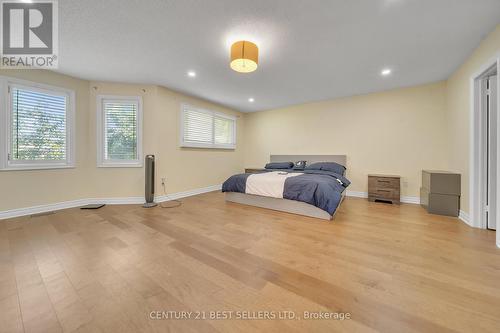 5201 Champlain Trail, Mississauga (Hurontario), ON - Indoor Photo Showing Bedroom