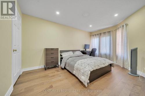 5201 Champlain Trail, Mississauga (Hurontario), ON - Indoor Photo Showing Bedroom