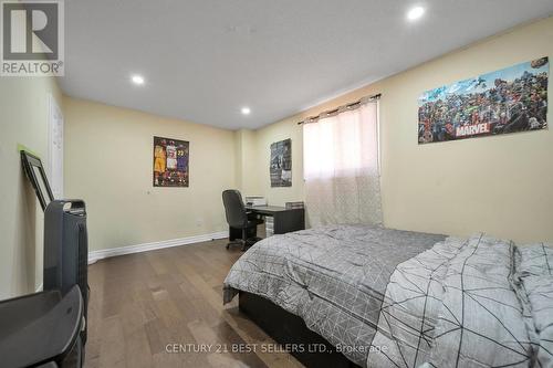 5201 Champlain Trail, Mississauga, ON - Indoor Photo Showing Bedroom