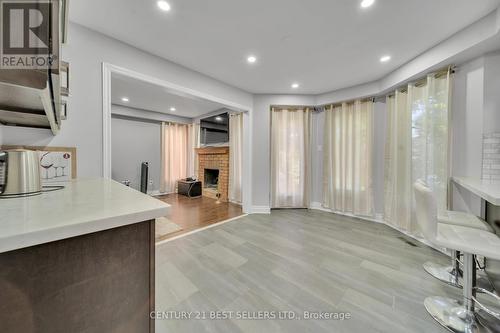 5201 Champlain Trail, Mississauga, ON - Indoor