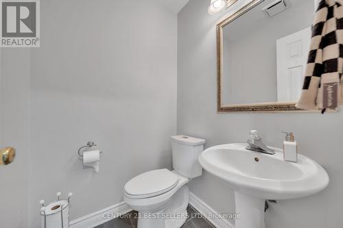 5201 Champlain Trail, Mississauga, ON - Indoor Photo Showing Bathroom