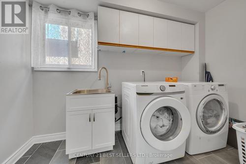 5201 Champlain Trail, Mississauga, ON - Indoor Photo Showing Laundry Room