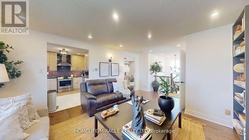 76 Eglinton Street, Kawartha Lakes, ON - Indoor Photo Showing Living Room