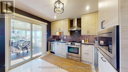 76 Eglinton Street, Kawartha Lakes, ON - Indoor Photo Showing Kitchen With Upgraded Kitchen