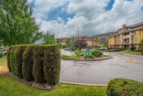 101-307 Whitman Road, Kelowna, BC - Outdoor